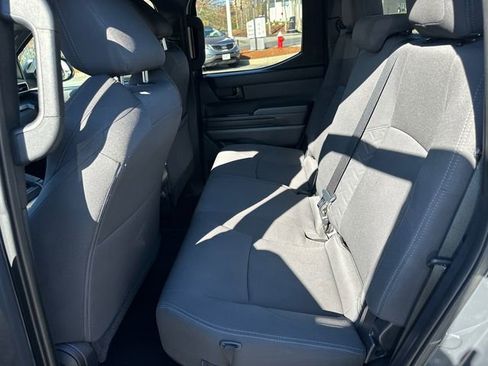 Used 2024 Toyota Tacoma SR5 AWD/4WD image 18