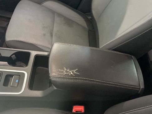 Used 2018 Ford Escape SE w/ SE Sync 3 Package AWD/4WD image 23