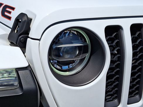 Used 2021 Jeep Gladiator Mojave w/ LED Lighting Group AWD/4WD image 10