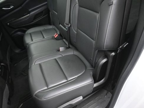 Used 2023 GMC Acadia SLT image 23