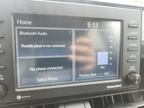 Used 2021 Toyota RAV4 LE AWD/4WD image 10