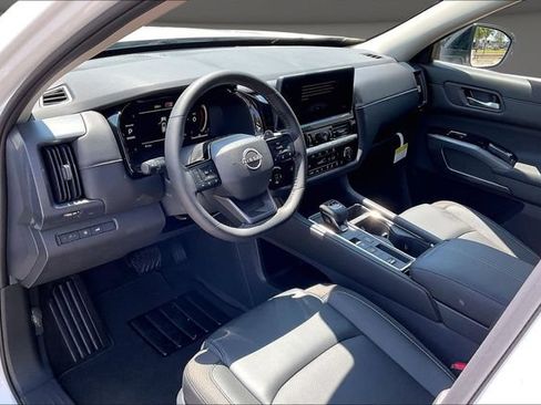 New 2026 Nissan Pathfinder SL FWD image 7