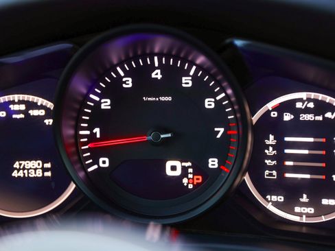 Used 2019 Porsche Cayenne image 32