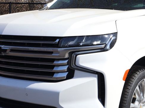 Used 2022 Chevrolet Tahoe High Country image 3