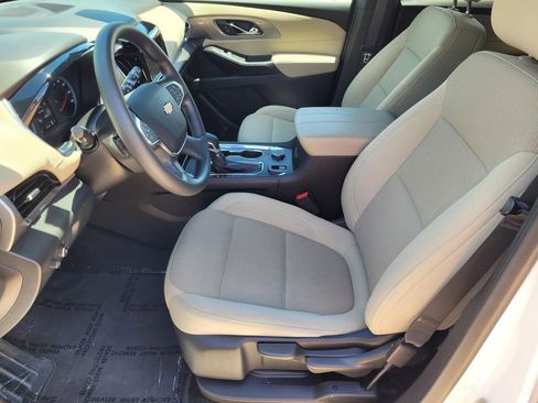 Used 2023 Chevrolet Traverse LS image 10