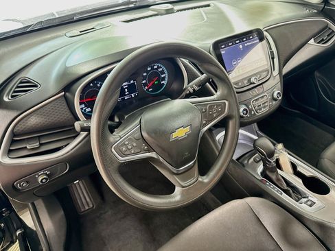 Used 2025 Chevrolet Malibu LT FWD image 23