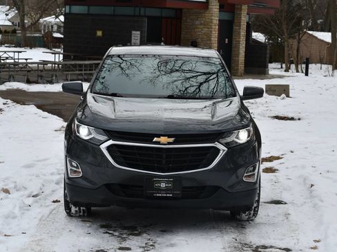 Used 2018 Chevrolet Equinox LT FWD image 2