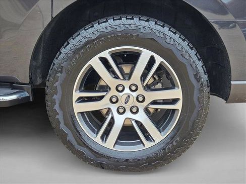 Used 2022 Ford Expedition Max XLT image 25