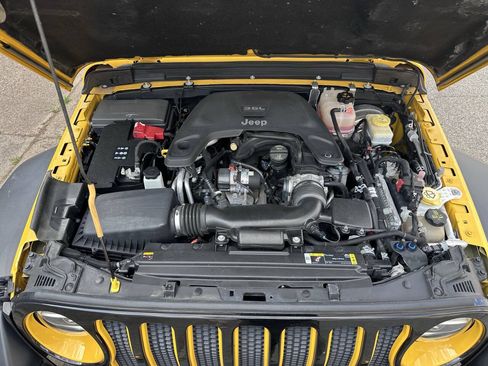 Used 2021 Jeep Wrangler Unlimited Sport AWD/4WD image 9