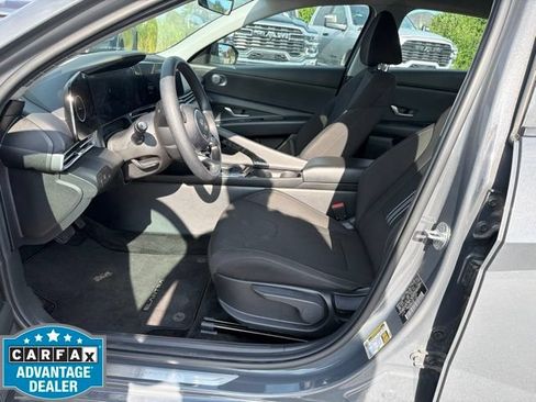 Used 2024 Hyundai Elantra Blue FWD image 4