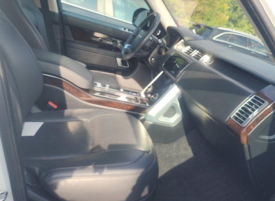 Used 2020 Land Rover Range Rover HSE AWD/4WD image 7