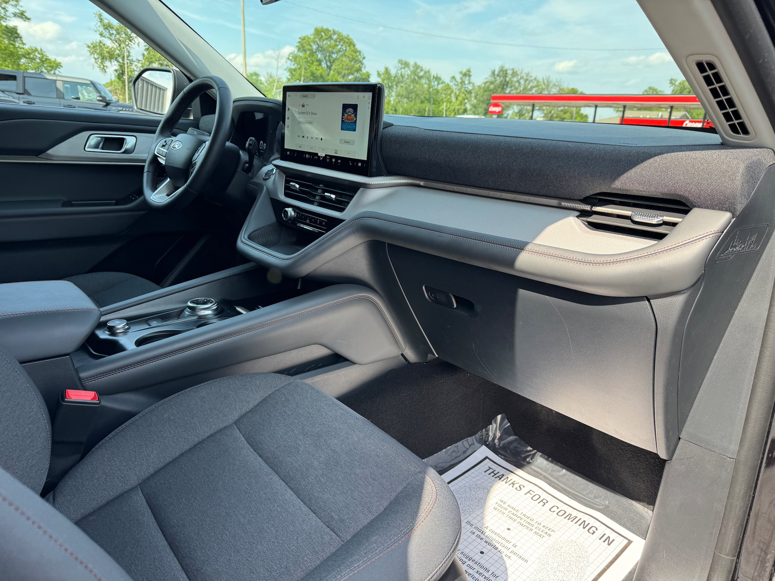 Used 2025 Ford Explorer Active RWD image 19