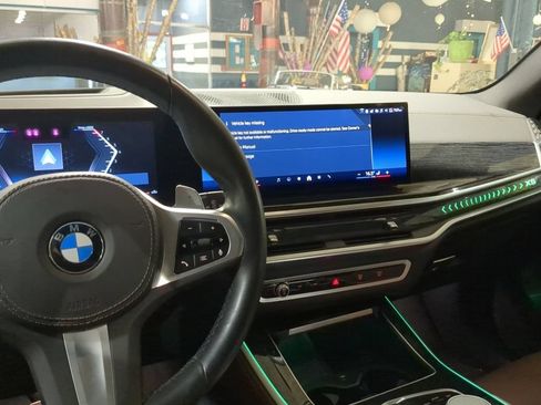 Used 2024 BMW X5 xDrive40i w/ M Sport Package AWD/4WD image 13
