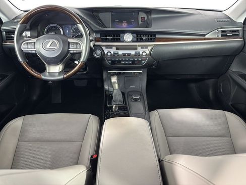 Used 2017 Lexus ES 350 w/ Premium Package FWD image 17