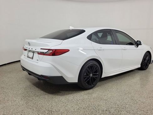 Used 2025 Toyota Camry SE FWD image 5