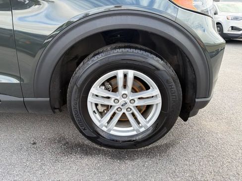 Used 2023 Ford Explorer XLT AWD/4WD image 51