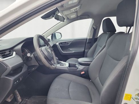 Certified 2022 Toyota RAV4 LE image 9