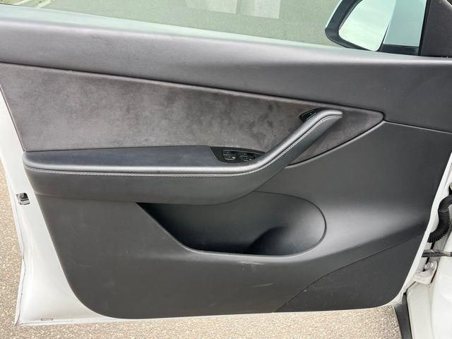 Used 2020 Tesla Model Y Long Range AWD/4WD image 14