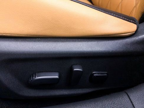 Used 2022 Nissan Sentra SV w/ SV Premium Package image 18