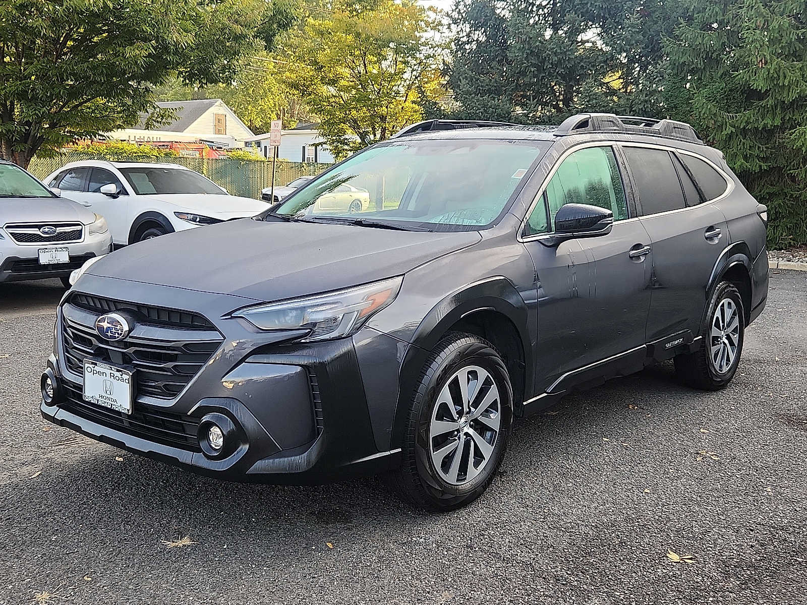 Used 2024 Subaru Outback Premium AWD/4WD image 3