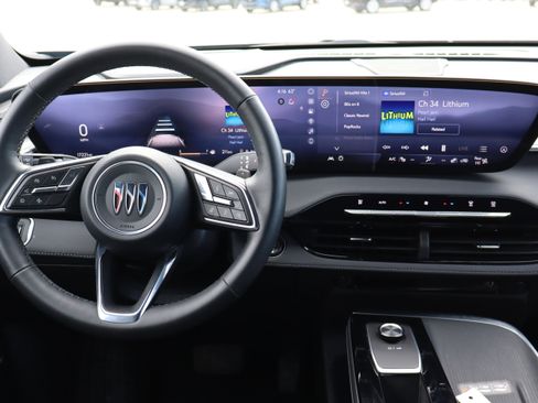 Used 2025 Buick Enclave Preferred image 15