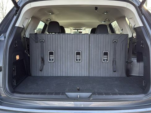 Used 2022 Subaru Ascent Limited image 28