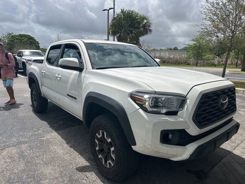 Used 2023 Toyota Tacoma TRD Off-Road w/ Black Out Package (TMS) image 2