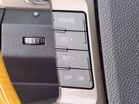 Used 2012 Lincoln Navigator L 4WD image 22