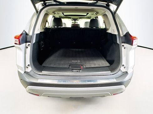 Used 2023 Nissan Rogue SV w/ SV Premium Package image 27