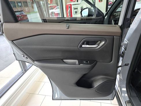 Used 2023 Nissan Rogue SL w/ SL Premium Package AWD/4WD image 22
