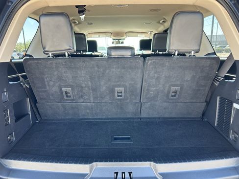 Used 2024 Ford Expedition XLT RWD image 10