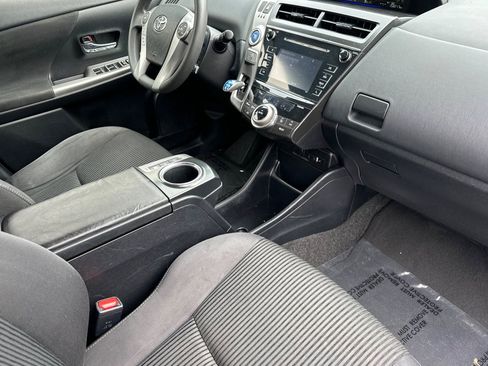 Used 2017 Toyota Prius V Two w/ Carpet Mat Package image 19
