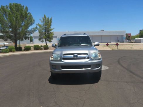 Used 2006 Toyota Sequoia SR5 AWD/4WD image 11
