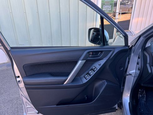 Used 2018 Subaru Forester 2.5i Premium w/ All-Weather Package image 29