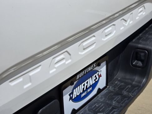 Used 2023 Toyota Tacoma SR RWD image 10