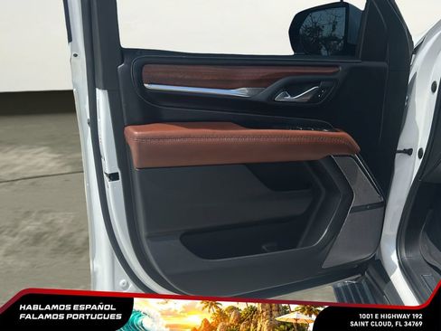 Used 2023 GMC Yukon Denali Ultimate AWD/4WD image 10