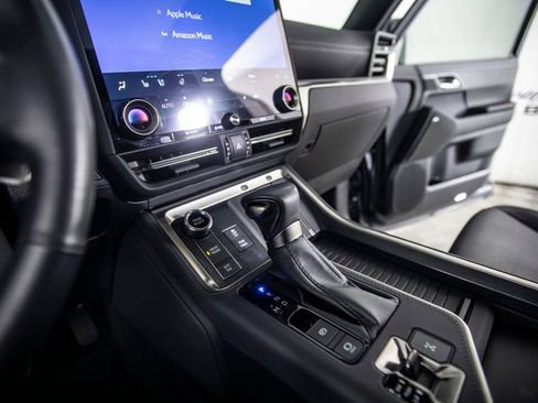 Used 2024 Lexus GX 550 w/ Cold Area Package image 38