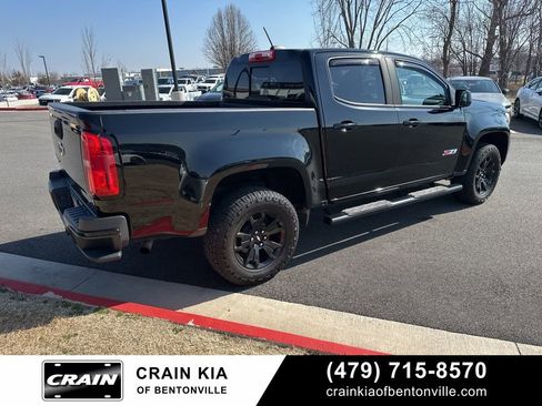 Used 2017 Chevrolet Colorado Z71 w/ Z71 Midnight Edition image 3