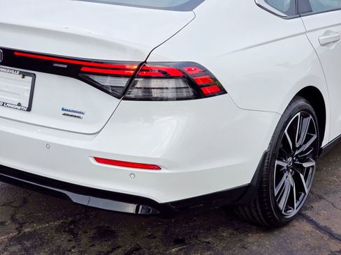Used 2023 Honda Accord Touring image 19