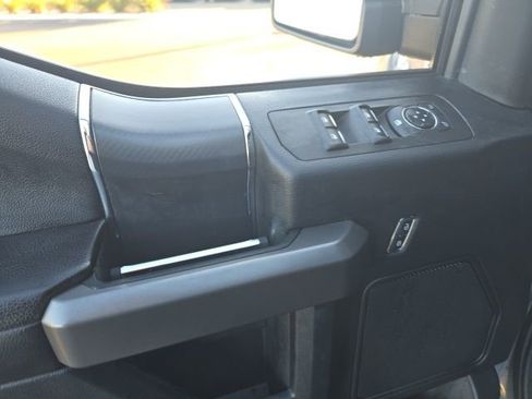 Used 2019 Ford F150 XLT w/ Equipment Group 302A Luxury image 11