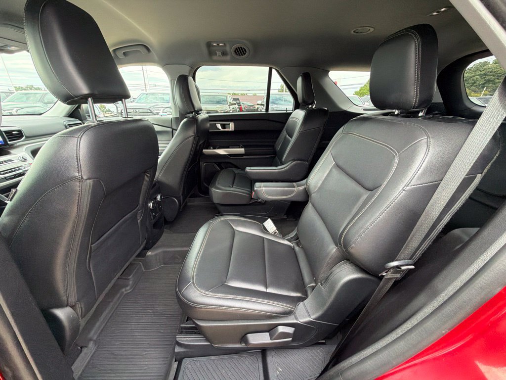 Used 2021 Ford Explorer XLT w/ Equipment Group 202A AWD/4WD image 24