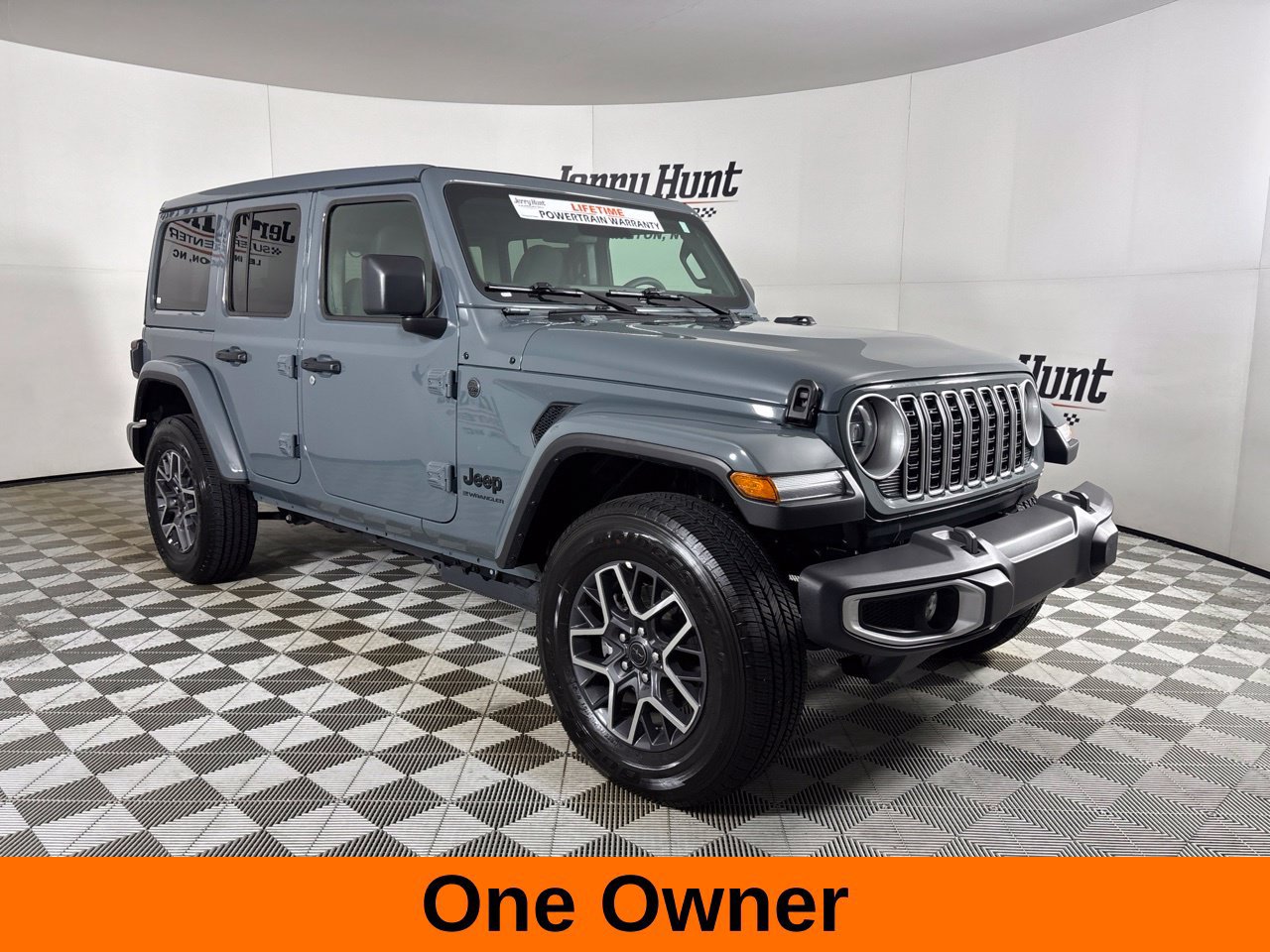 Used 2026 Jeep Wrangler Unlimited Sahara AWD/4WD image 4