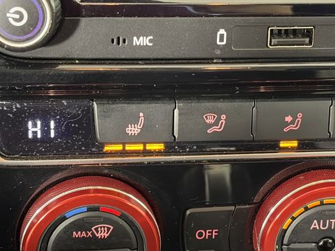 Used 2017 Volkswagen Jetta GLI image 24