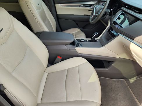Used 2023 Cadillac XT5 Premium Luxury w/ Technology Package image 15