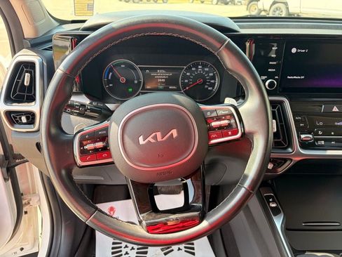 Used 2022 Kia Sorento EX w/ Panoramic Sunroof Package FWD image 21