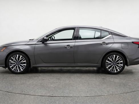 Used 2025 Nissan Altima 2.5 SV FWD image 5