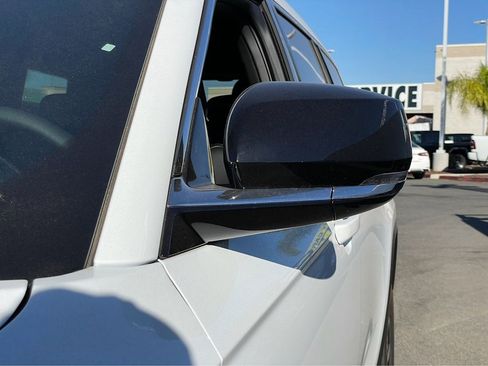 New 2024 Jeep Grand Cherokee L Limited image 11