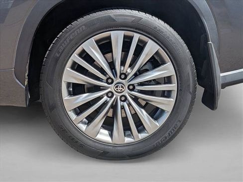 Used 2021 Toyota Highlander Platinum AWD/4WD image 9