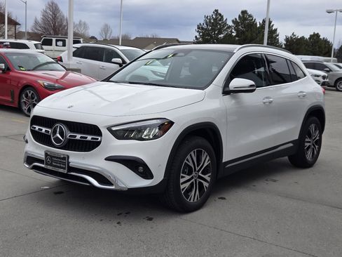 Used 2025 Mercedes-Benz GLA 250 4MATIC image 40