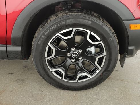 Used 2025 Ford Bronco Sport Outer Banks w/ Outer Banks Tech Package+ image 8